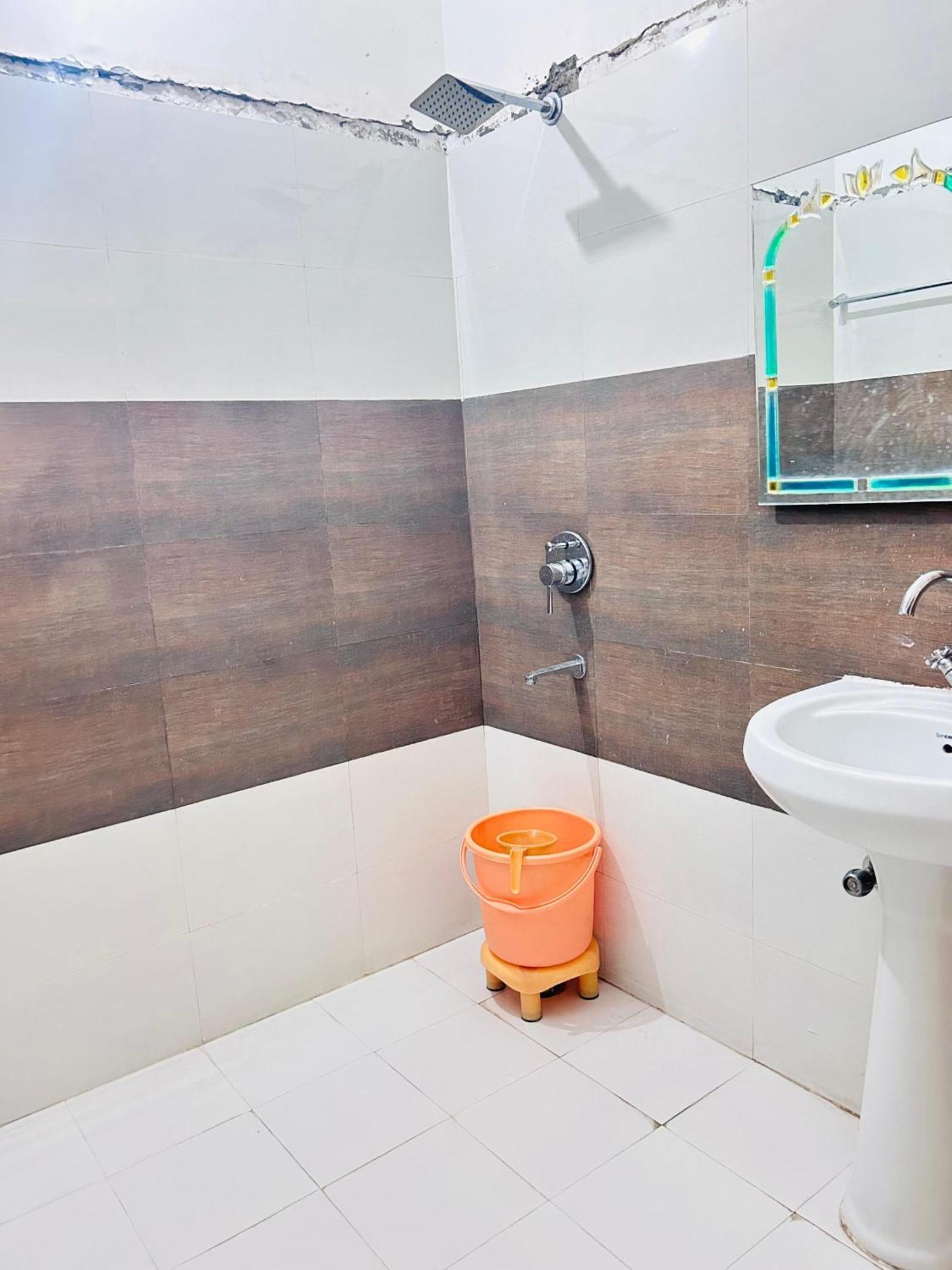 Sunrise Hotel Jalandhar Bagian luar foto